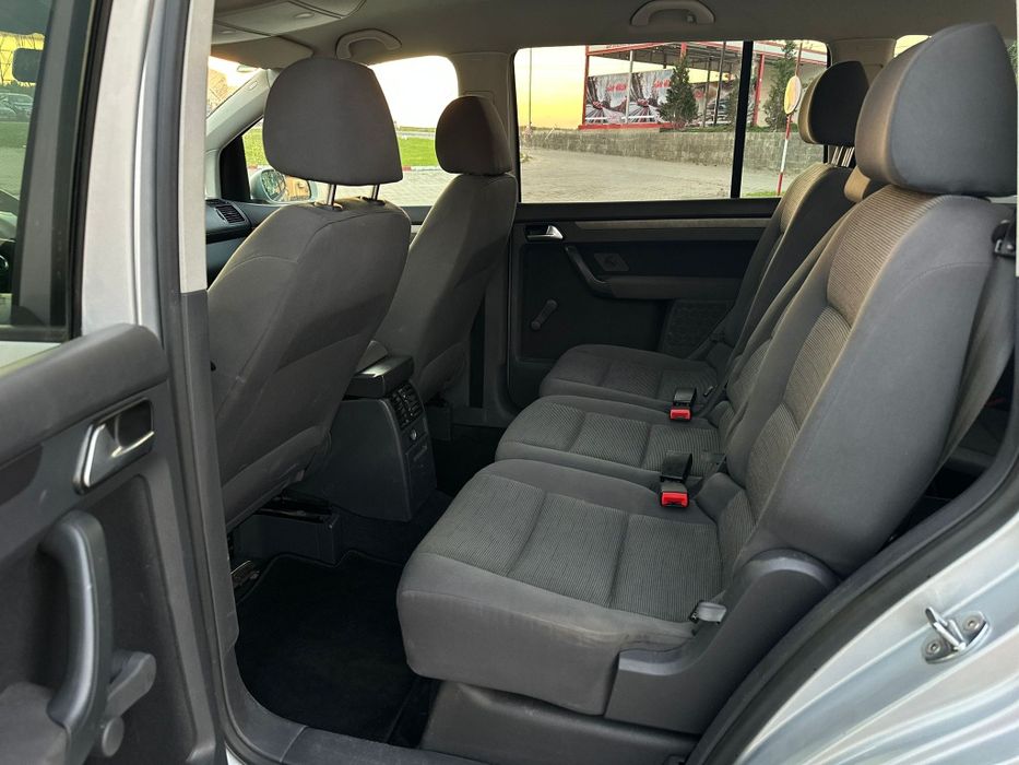 Wv Turan 1.900 Tdi 6+1 Trepte 7 Locuri Nr rosu valabil Preț 3400 Neg