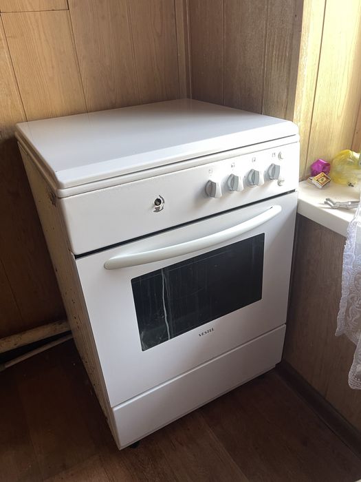 Продам газовую плиту