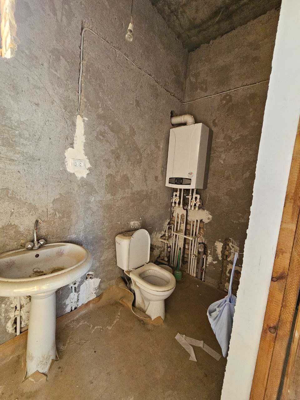 7,5 sotix maydonga qurilgan 2 qavatli uchastka sotiladi.