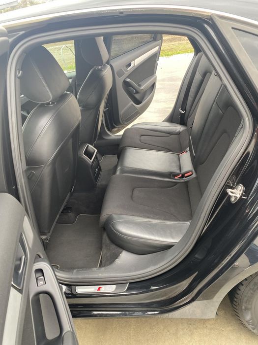 Audi a4 b8 2.0 TDI s -line automat Full led

Model: A4
Capacitate moto