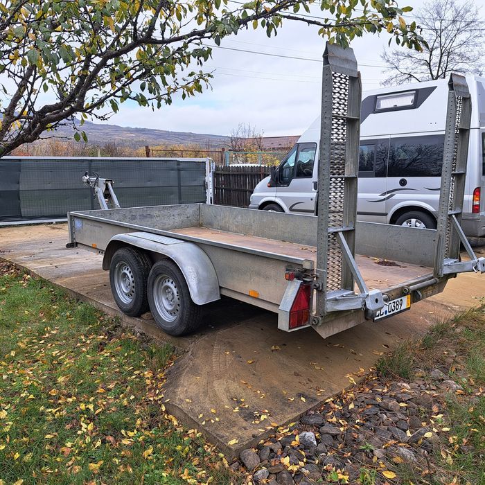 Remorca pentru utilaje  de 3,5 Tone An 04/2010 cu rampe stare perfecta