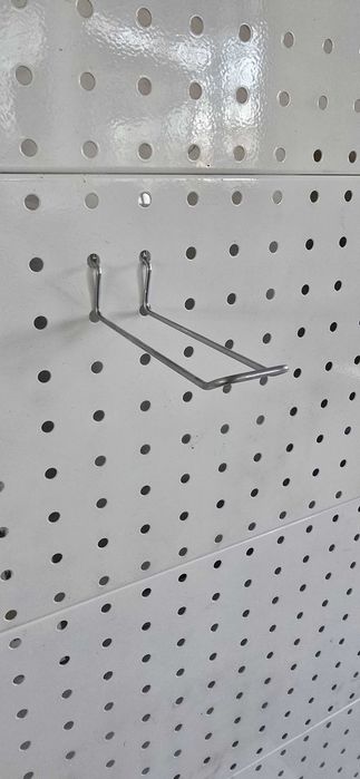 Перфорирани крайстенни стелажи