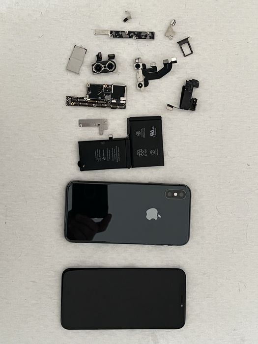 iphone XS  ;  iphone 8 ;  iphone 12 mini  за части, и на части по отд.