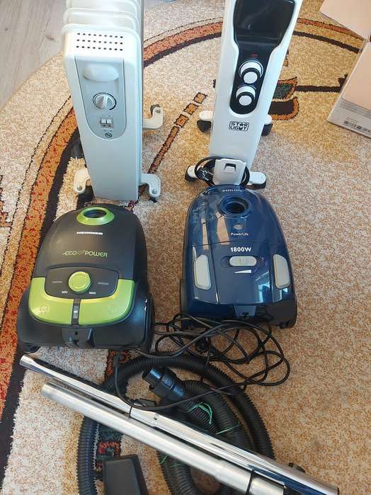 Vand 2 calorifere + 2 aspiratoare