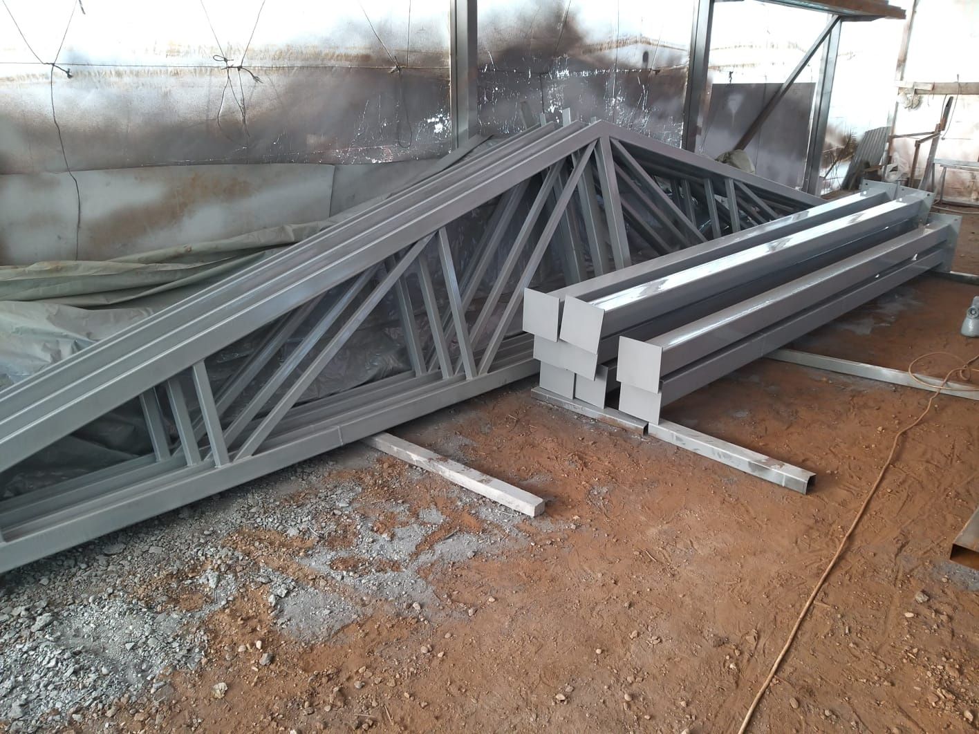 Vand hală metalica 10,77m×30m×4m