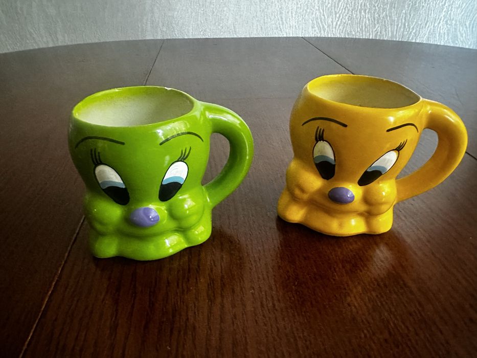 Керамическая кружка для концелярии и для ручек и карандашей.