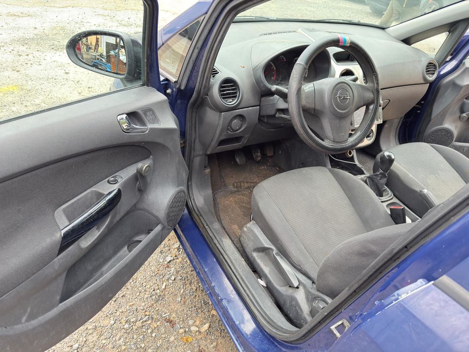 Opel Corsa D на части