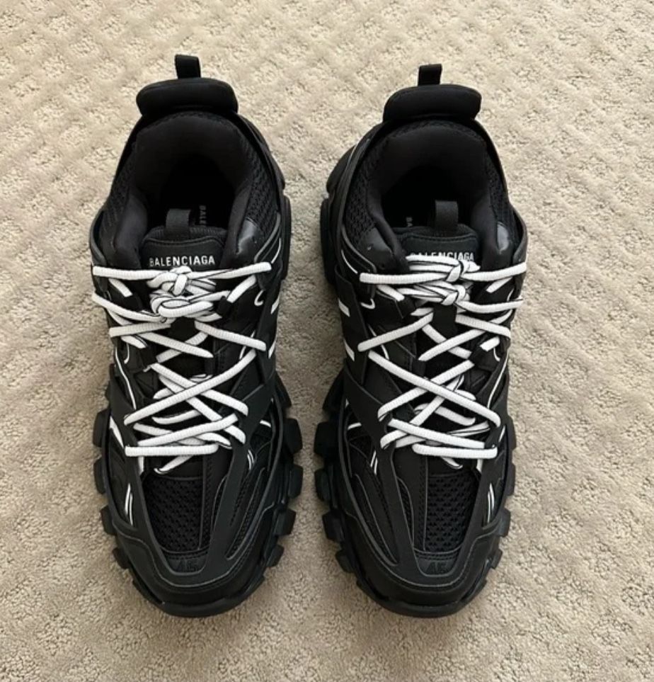 Balenciaga track