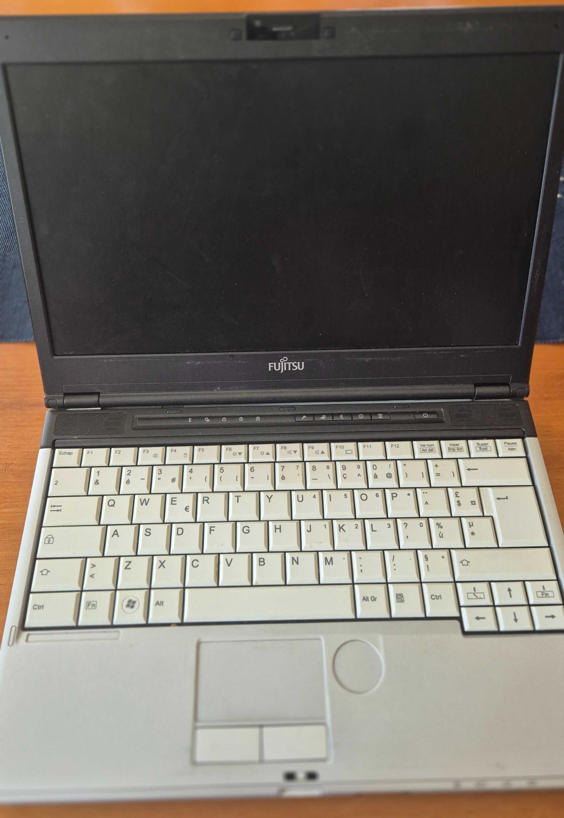 Fujitsu lifebook 760 i5 8gb ram 256ssd