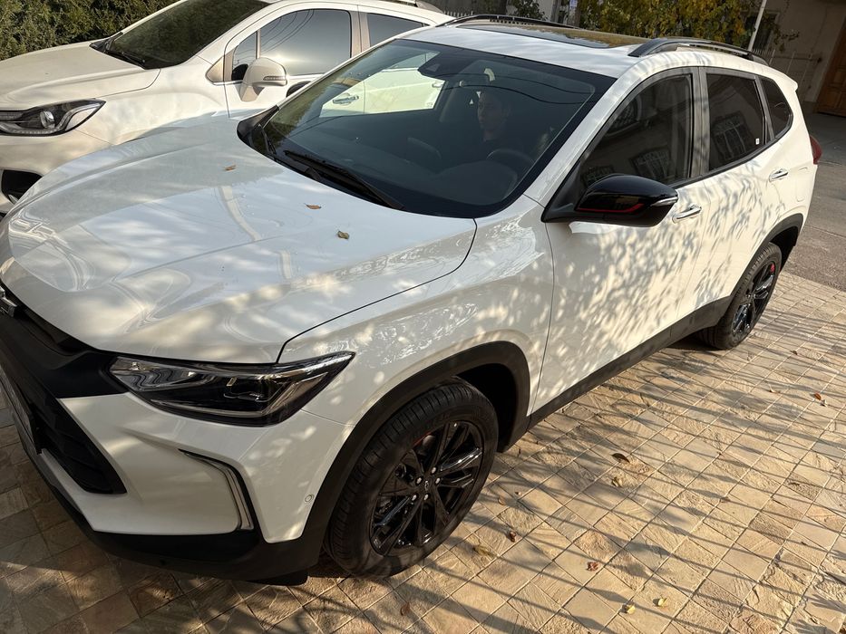 Продаю свой автомобиль tracker red line 2024 года.