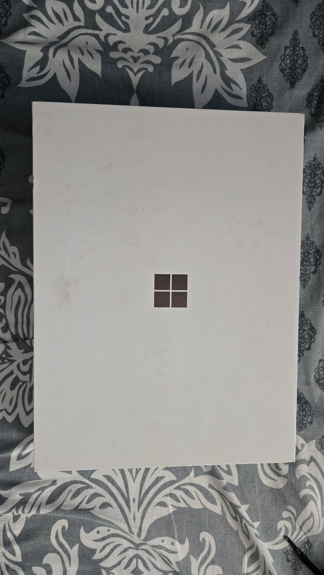 Microsoft surface 11 pro- platinum , 16gb snapdragon X plus, 256gb