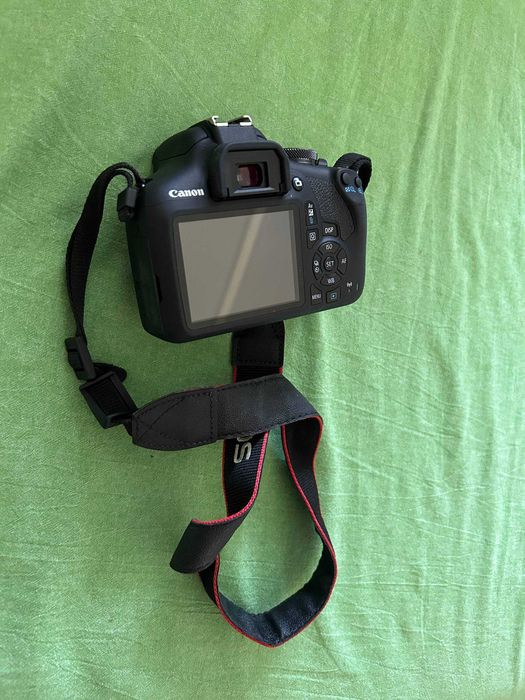 Фотоаппарат Canon EOS 2000D EF-S 18-55 IS II KIT Black