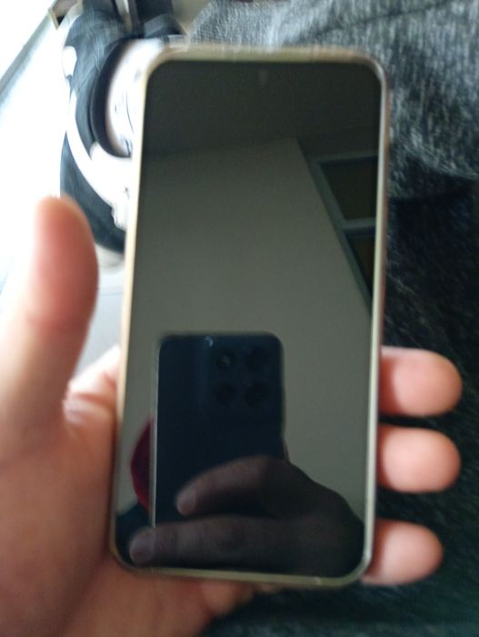 Vînd urgent Samsung a55g