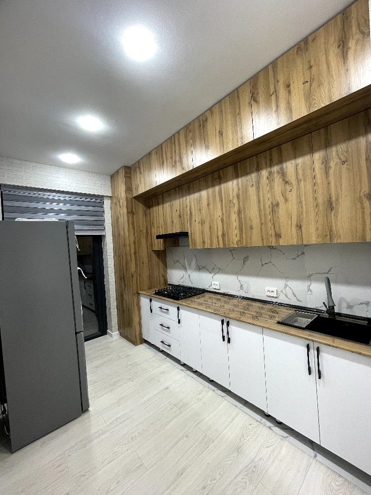 Kvartira yengi dom 3etaj 3xonali remontlar yengi yashawga tayor 75kv