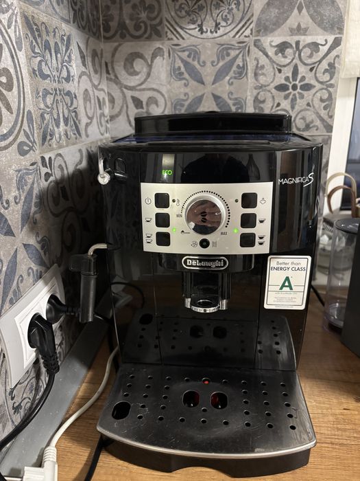 Vand aparat de cafea Delongji MAGNIFICA S