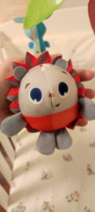 Музикална въртележка Tiny Love с 3 играчки и 18 мелодии