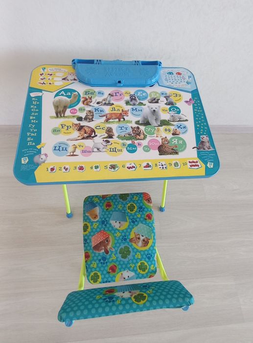 Детский столик со стульчиком