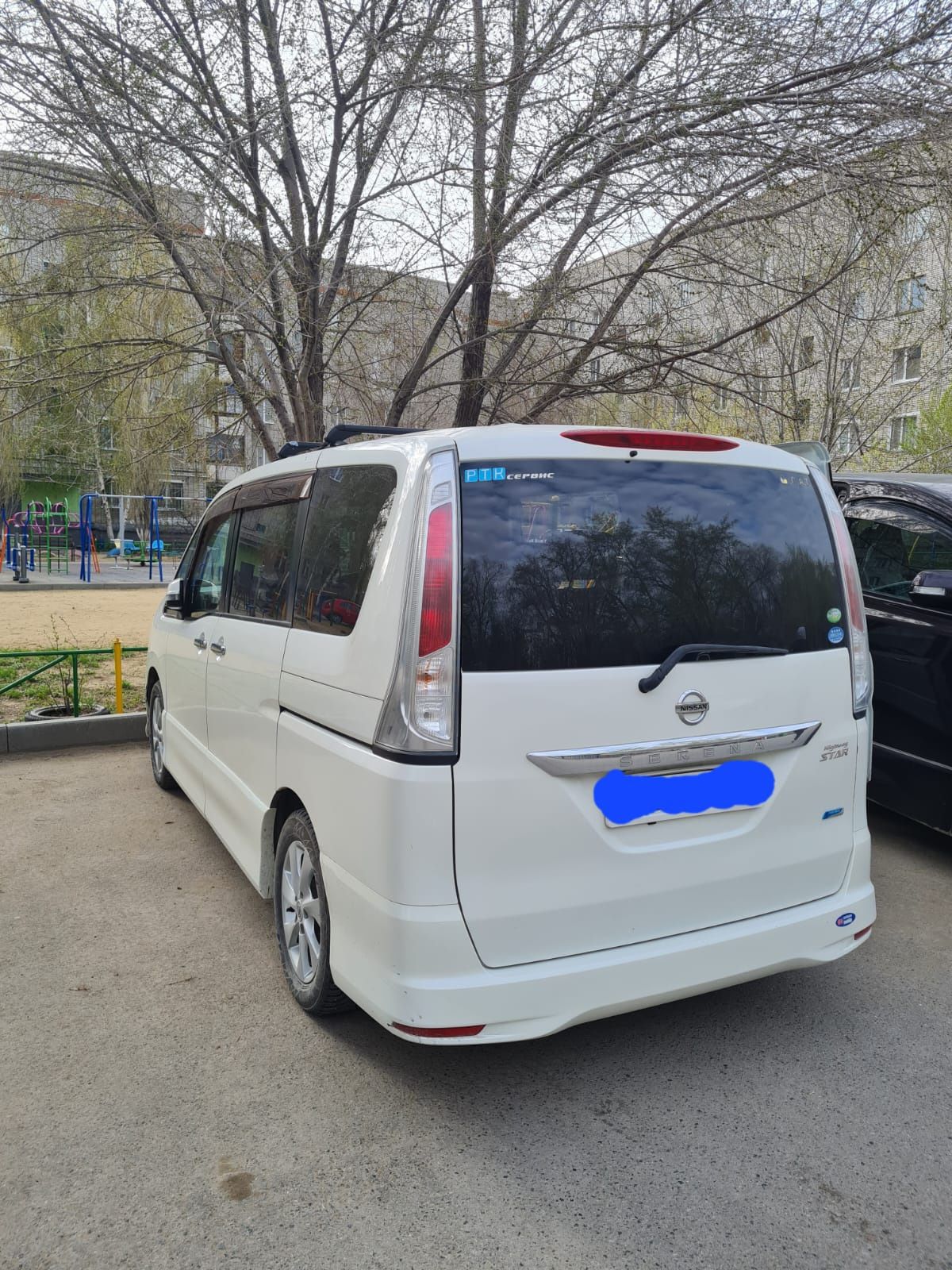 Продам Nissan Serena