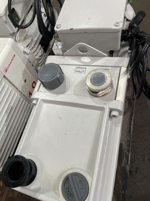 Монофазна вакуум помпа Edwards