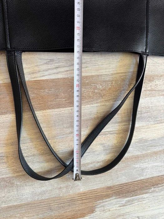 Елегантна черна дамска чанта