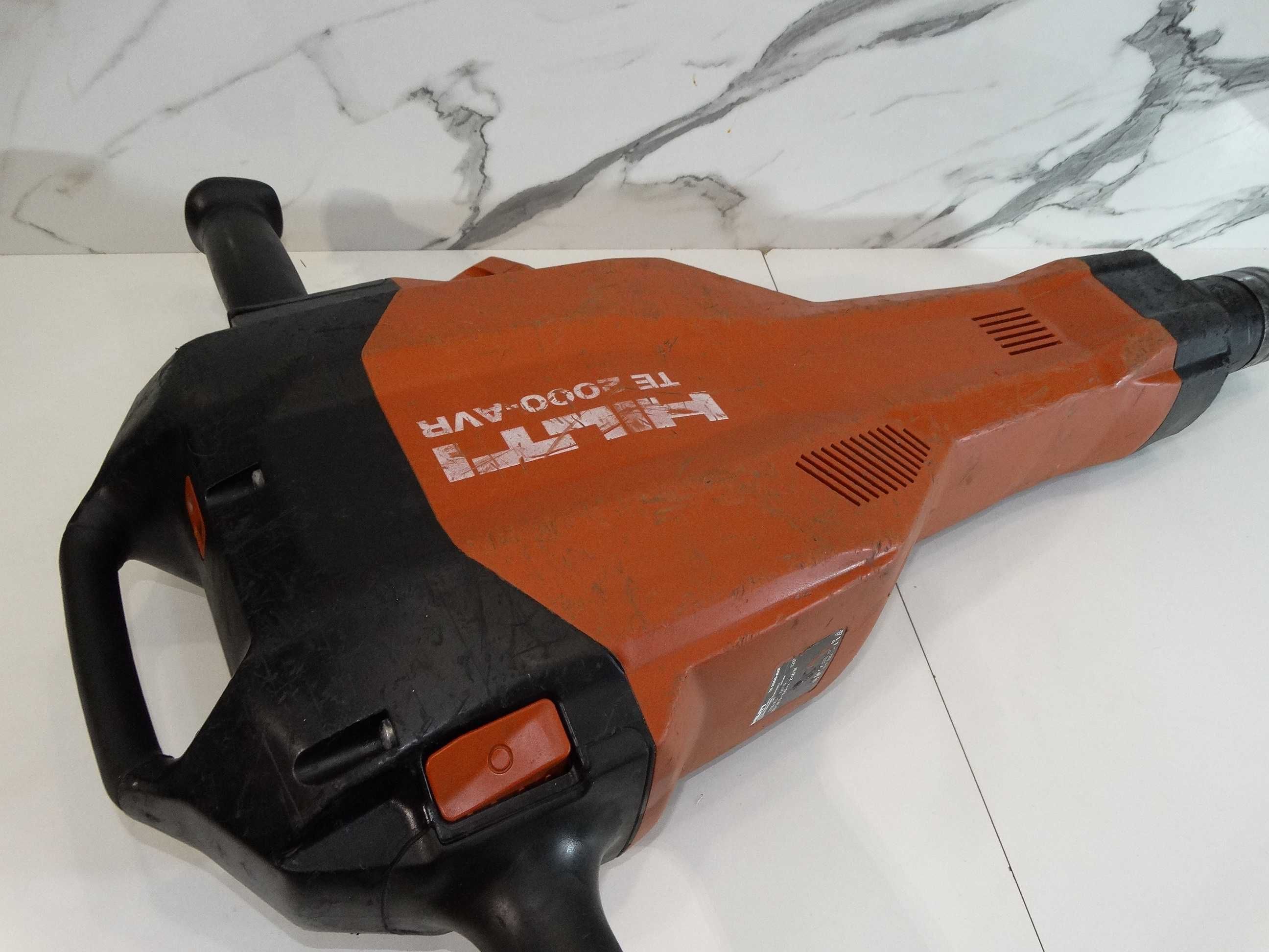 Hilti Te 2000 AVR - Мощен къртач 35 J