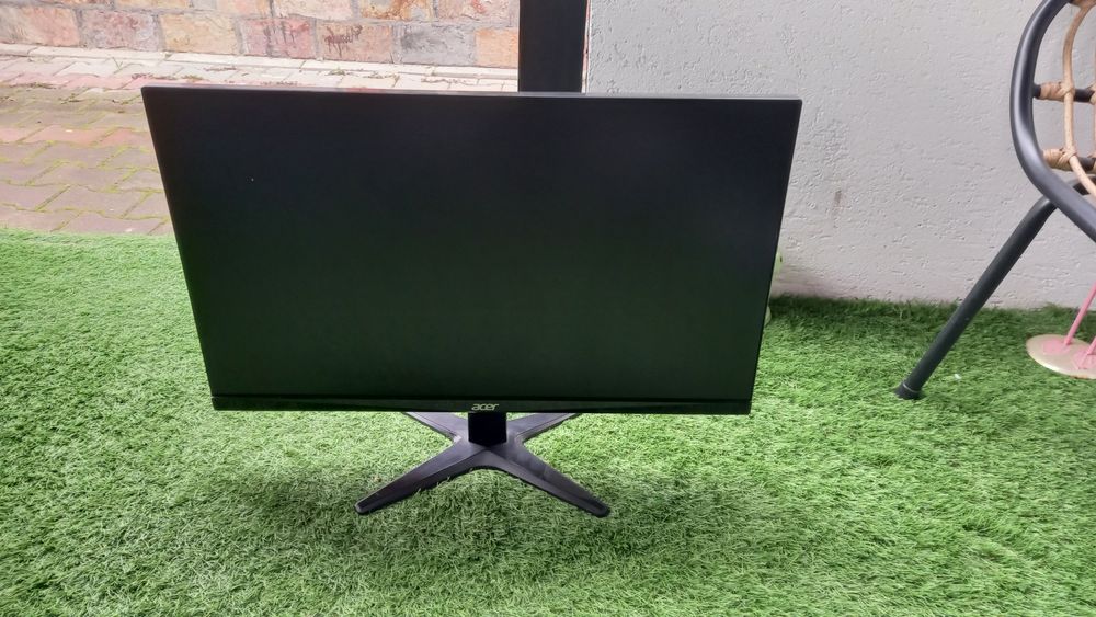 Monitoare Acer si Asus