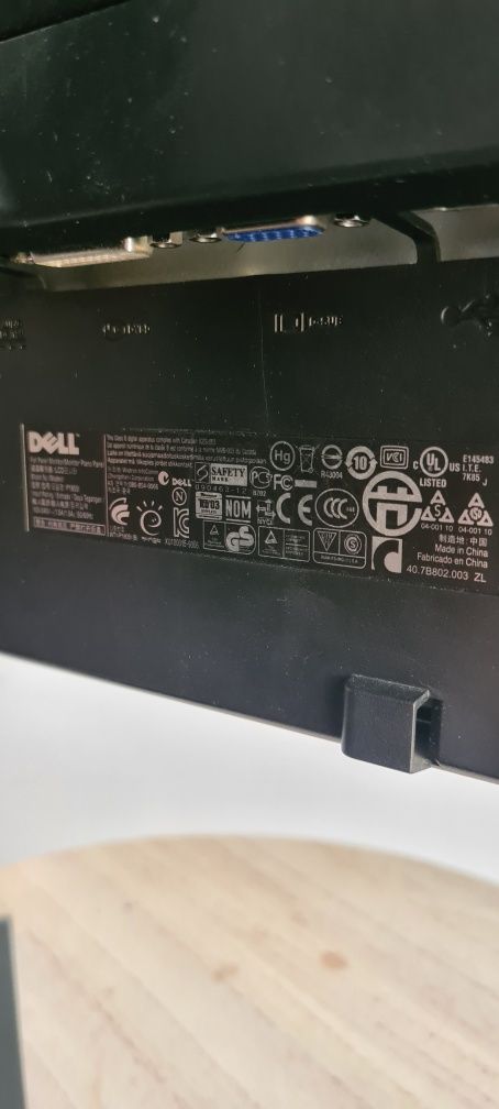 Монитор  DELL 19