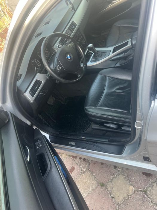 BMW e 90 2005  de vanzare,accept si schimburi tot cu automată