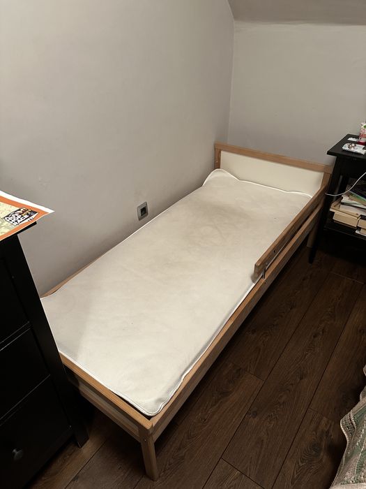 Детско легло от икеа с преграда и матрак