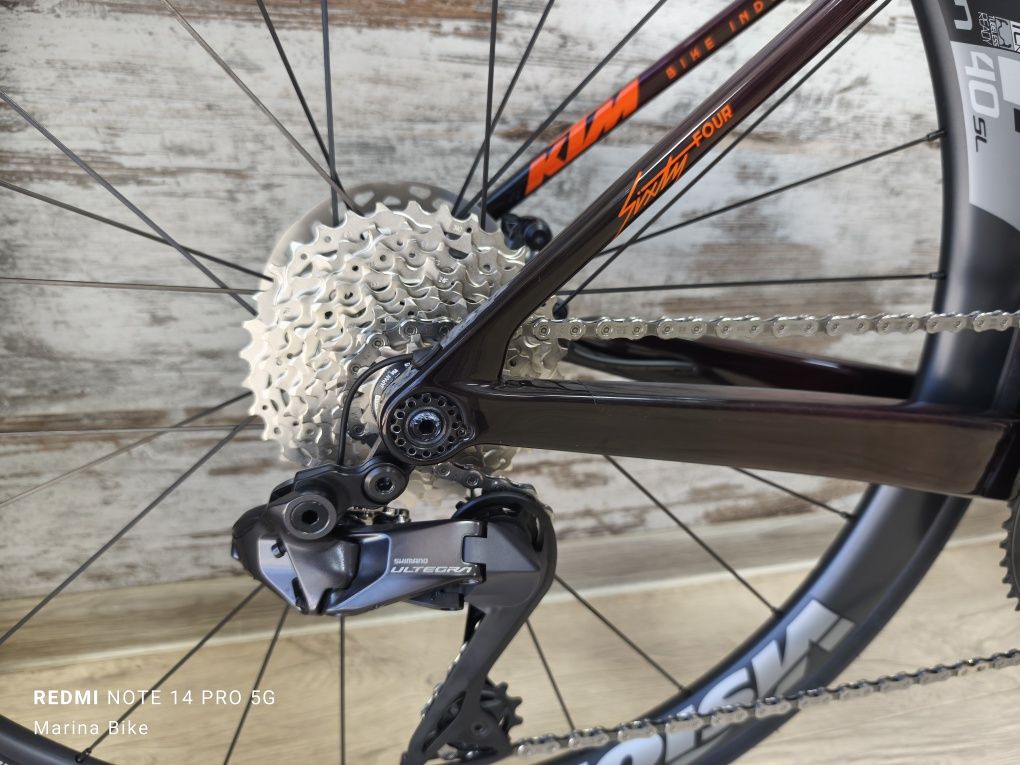 НОВ карбонов шосеен велосипед KTM Alto Master Ultegra Di2 Vision | S