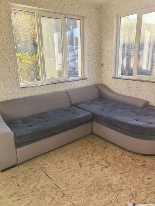 Ъглов диван с функция сън и място за съхранение