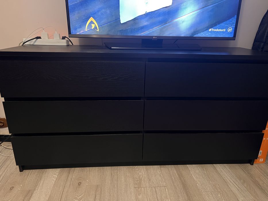 Dormitor pat saltea comoda sifonier