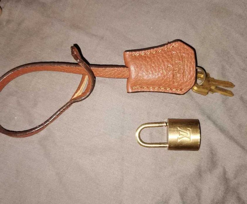Lacat și cheiță. Originale Louis Vuitton