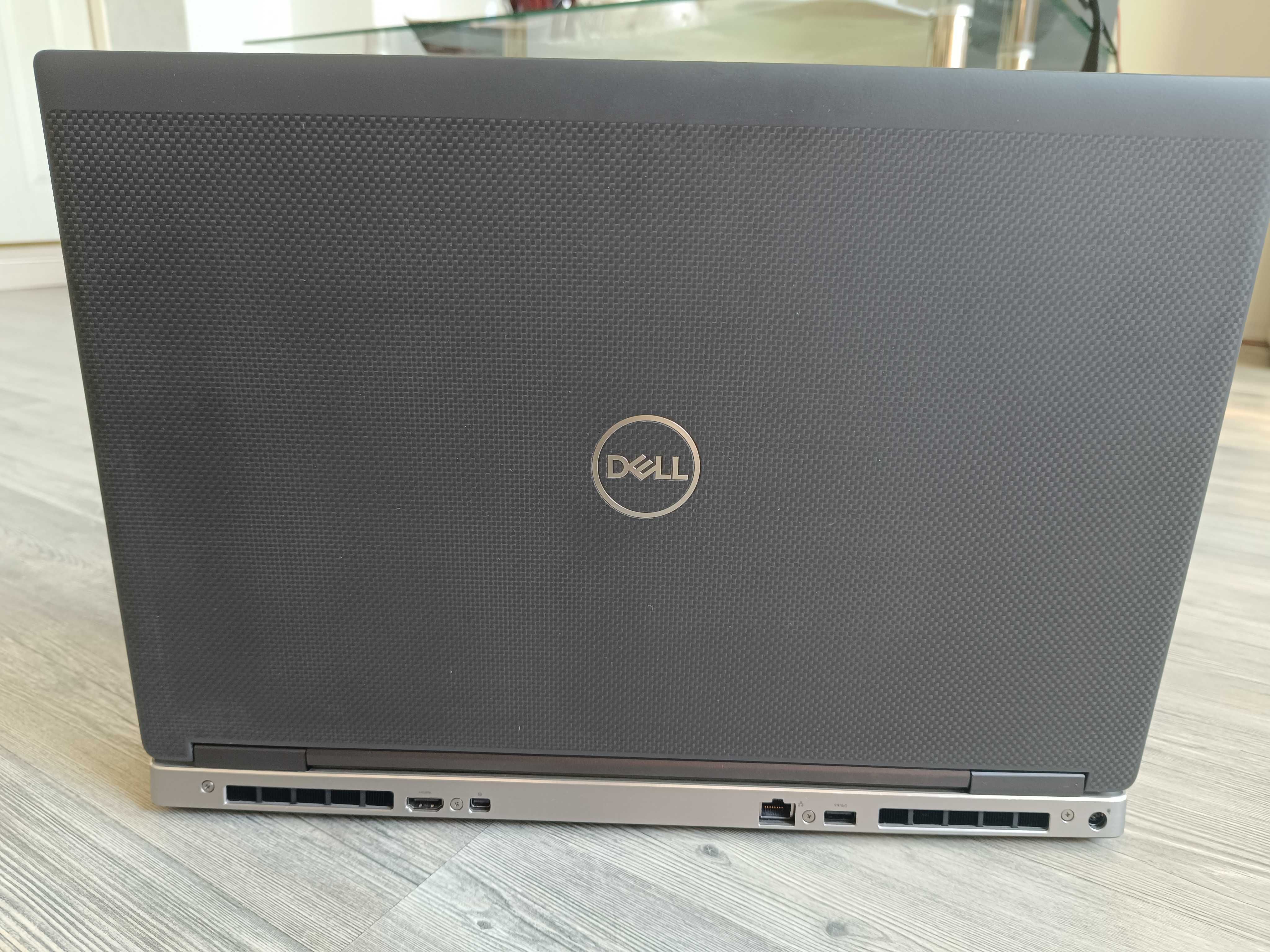 Лаптоп мобилна работна станция Dell Precision 7740