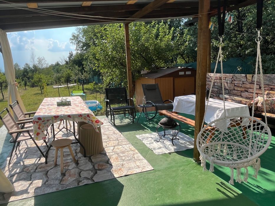 Vând casă la munte cu teren 3000mp