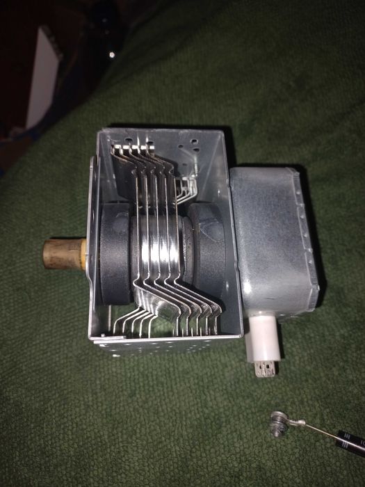 Piese cuptor cu microunde Sharp transformator+magnetron+motor farfurie