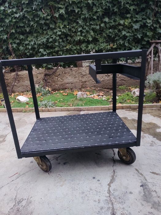 Количка за инструменти