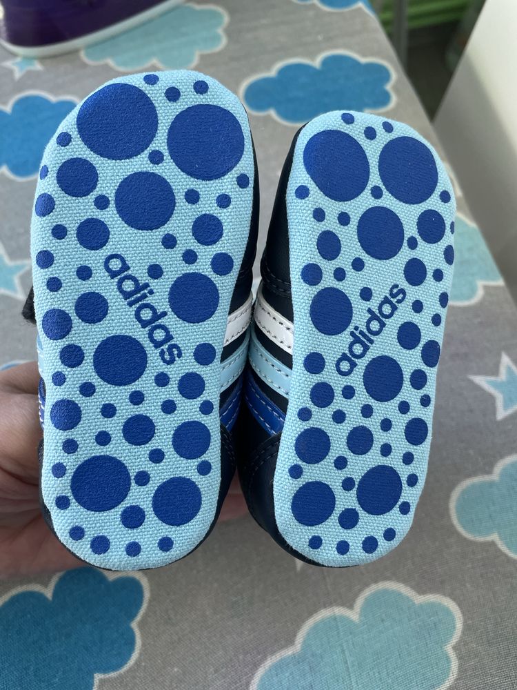 Бебешки обувки Adidas