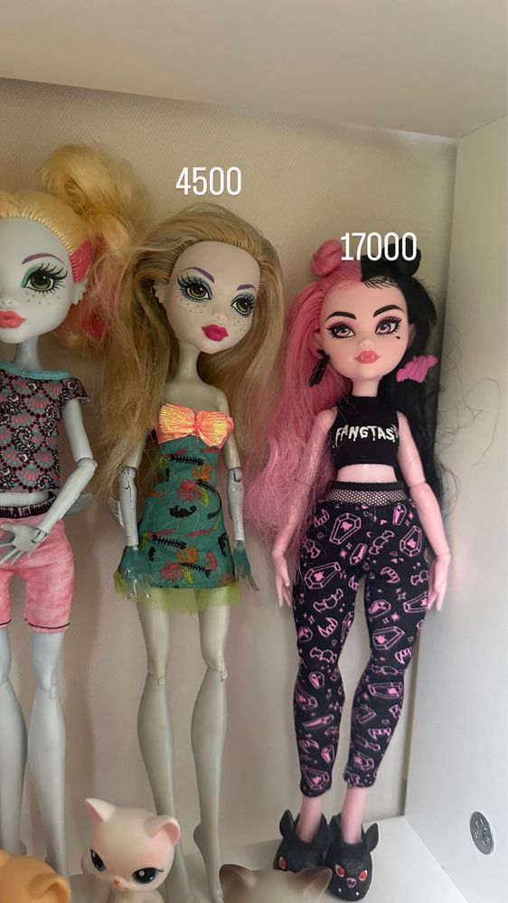 Продаю кукол Monster High и одежду