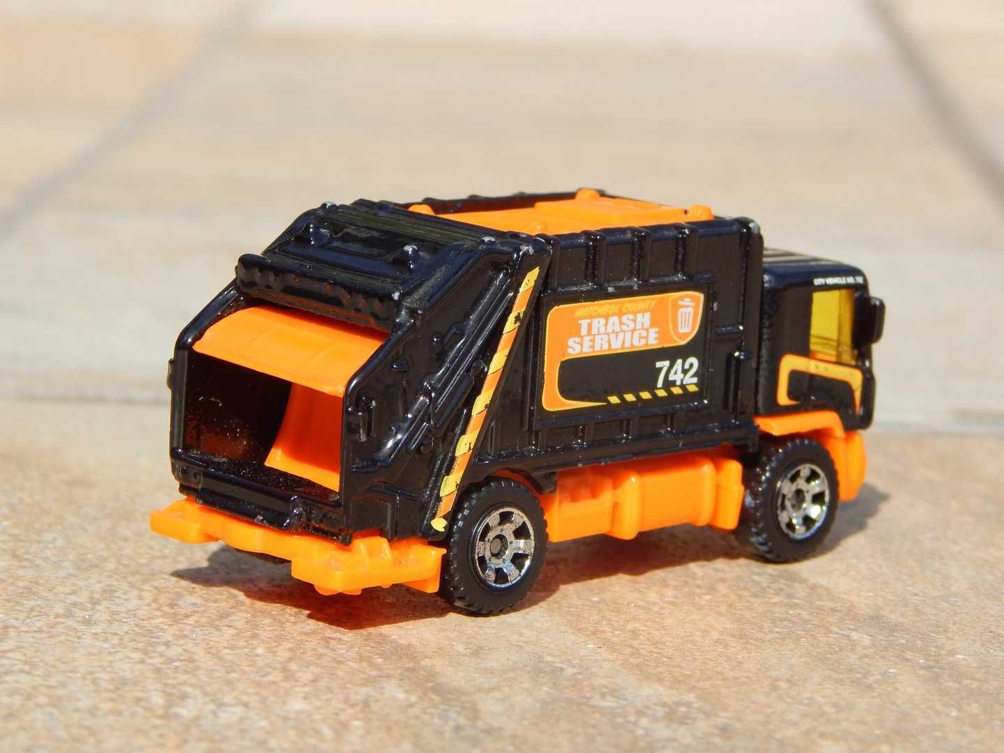 Macheta masina colectare gunoi Scania (Garbage Truck) Matchbox 2008