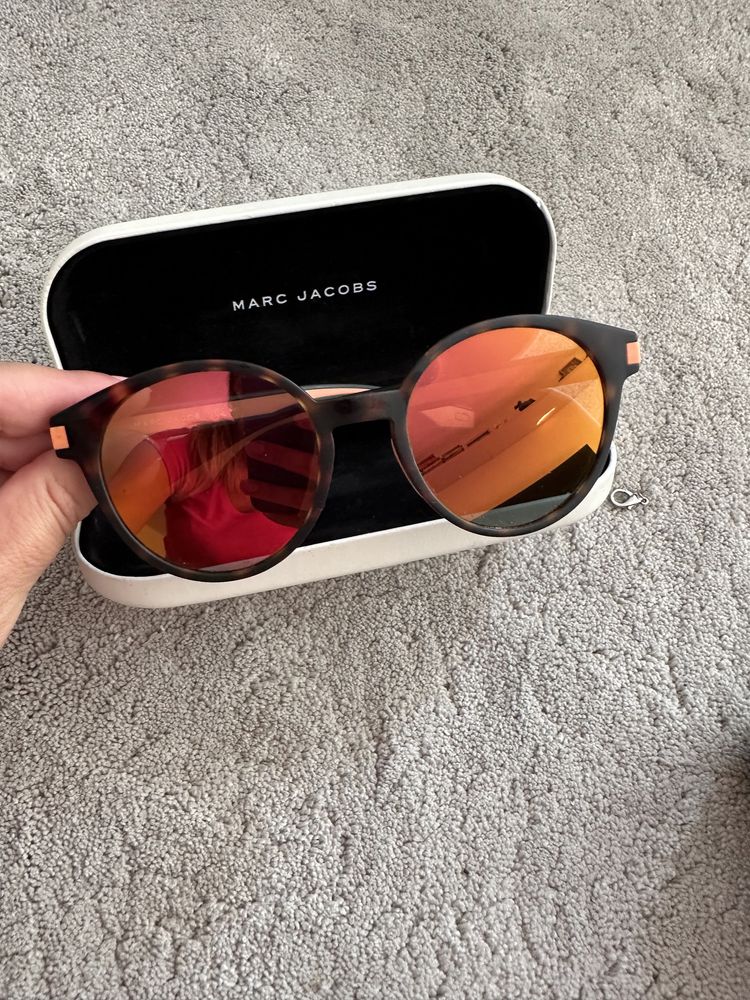 Слънчеви очила “Gucci” и “Marc Jacobs”