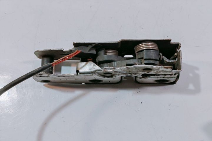 Broasca Capota  3C2823509 Volkswagen VW Passat B6