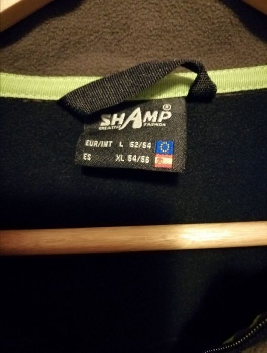 Jachetă noua sport, moderna,material termic, rezistent