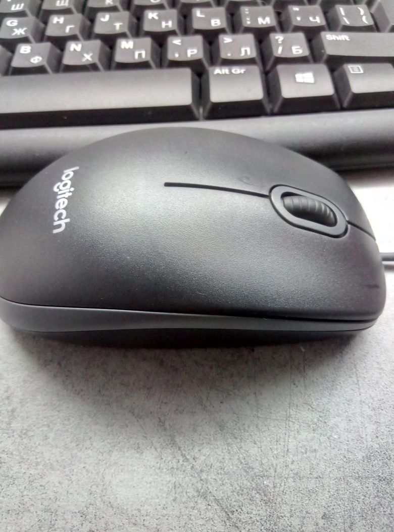 Logitech MK120 клавиатура+мишка/цена 25 лв.