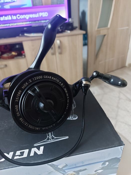 Vând mulineta NGK II 12000