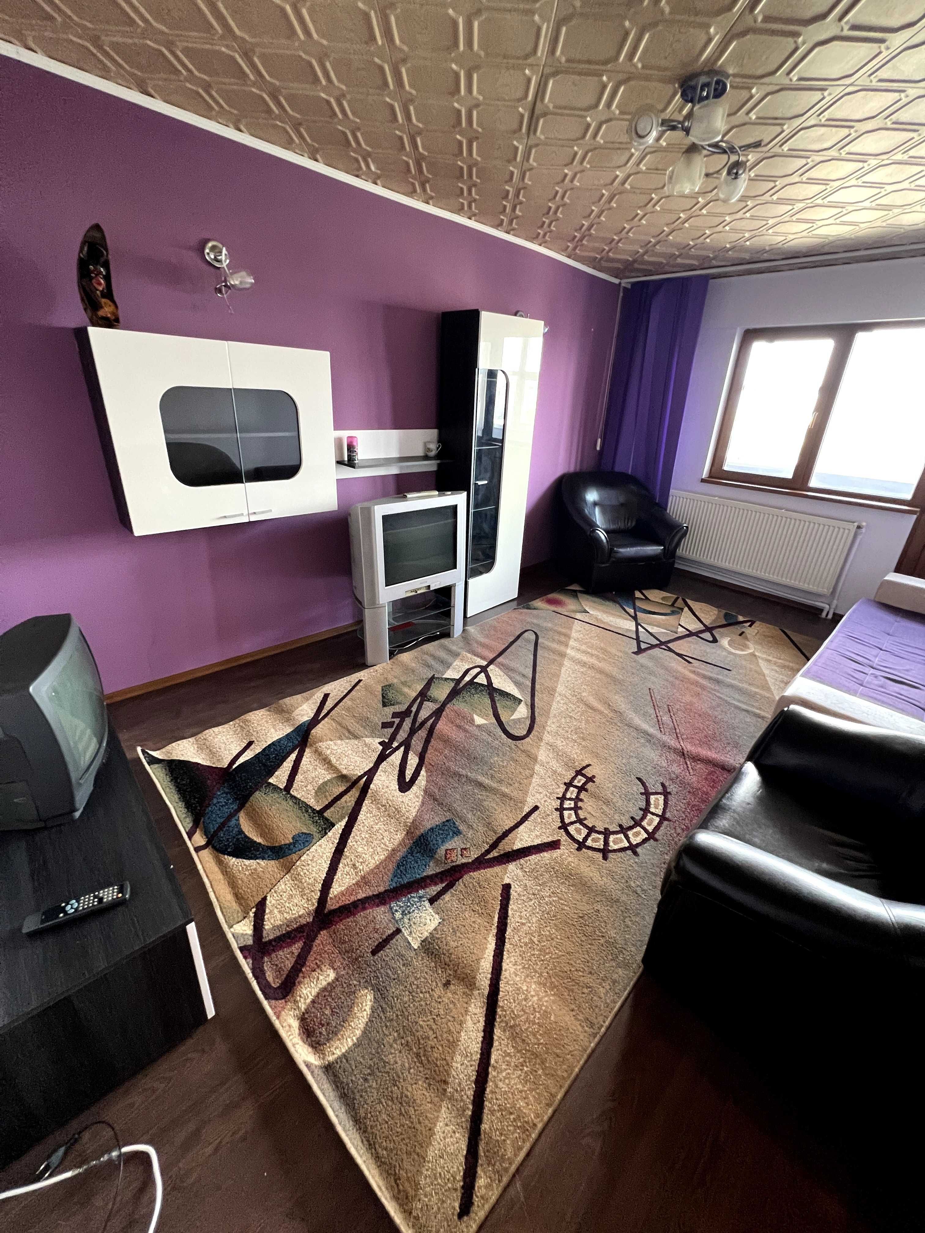 Inchiriez apartament 4 camere zona Neacsu