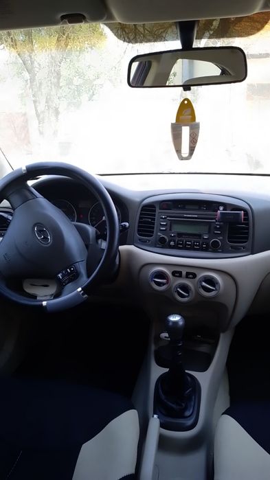 Vând Hyundai accent an 2007 pentru piese complet 1,4 benzina