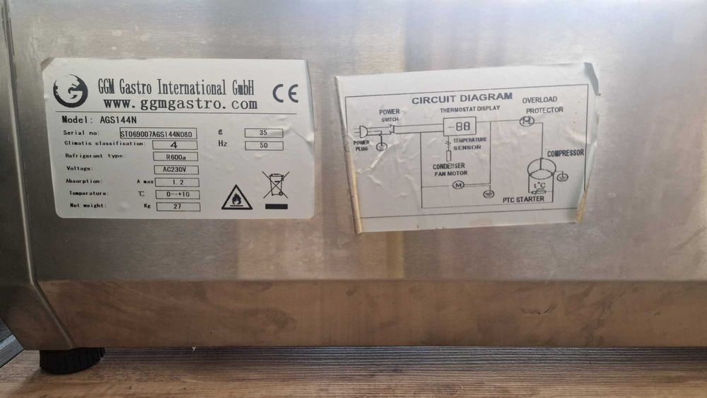 Проф. студена витрина Бен мари и проф. електрически плочи за палачинки