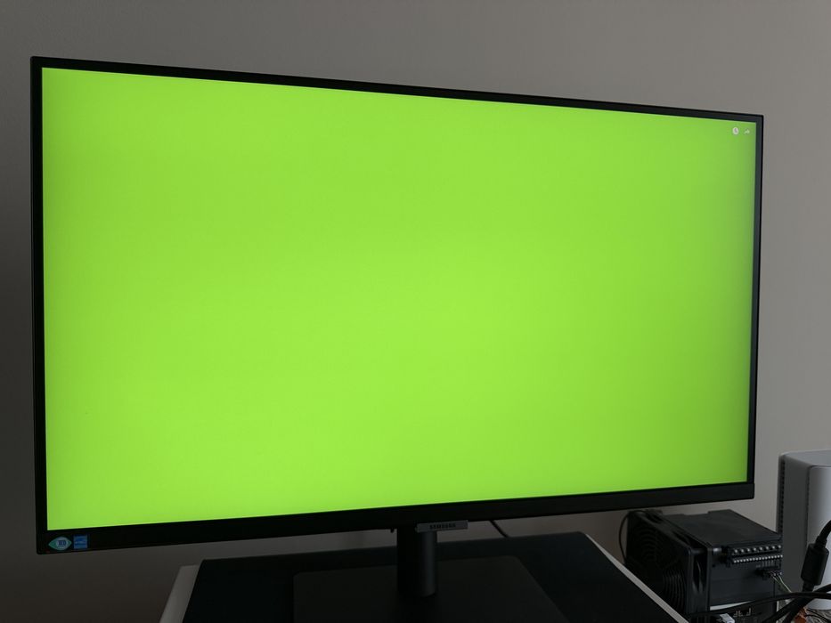 Монитор 4K IPS 27'' Samsung ViewFinityS8 USB-C, LAN, USB3.0 S27B800PXU