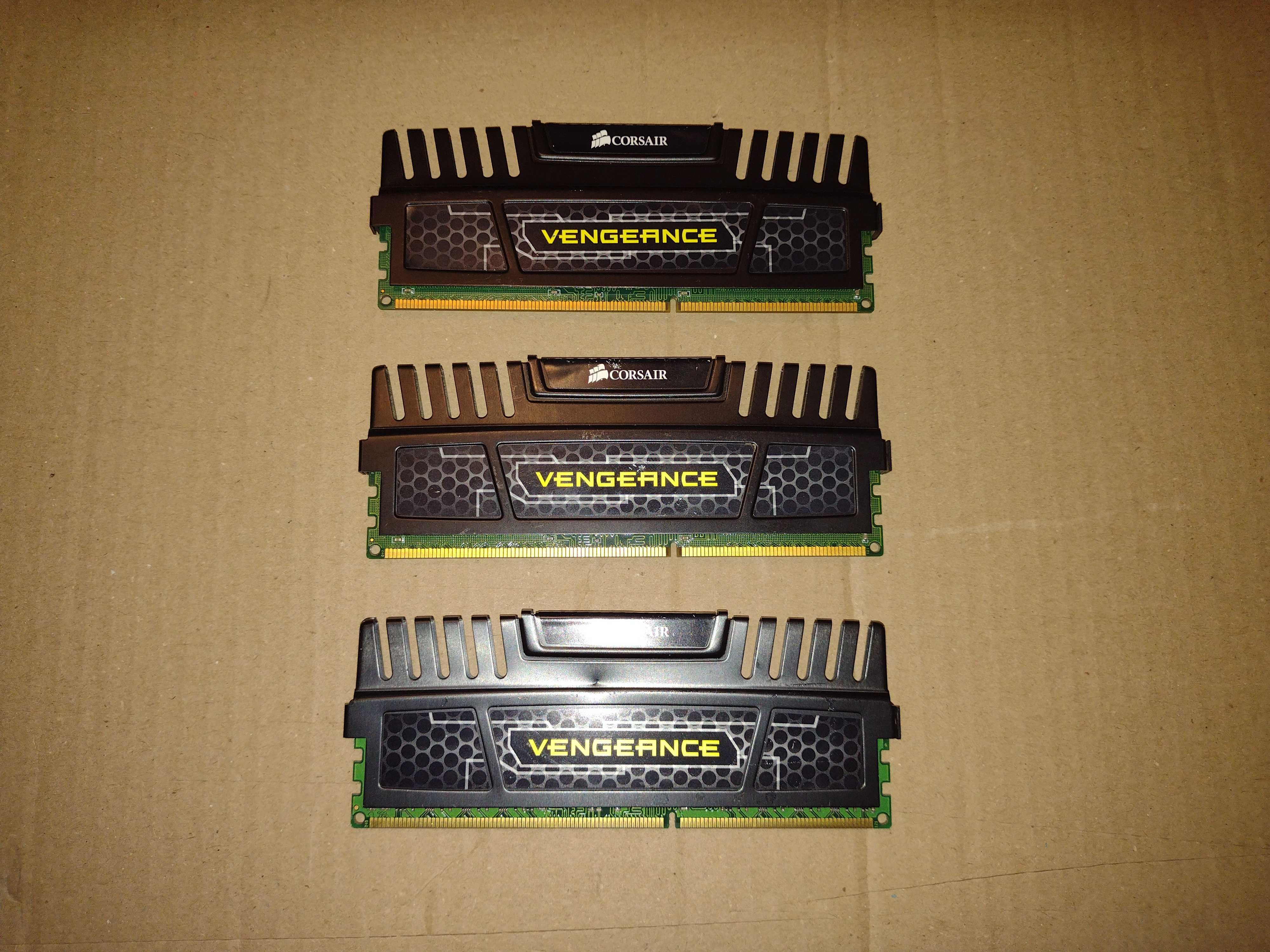 Kit memorii Dual Channel Corsair VENGEANCE 8GB 2 x 4GB  DDR3  1600MHz